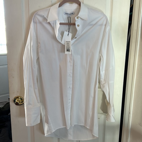 NWT Elizabeth & James button up white shirt! - Picture 2 of 4
